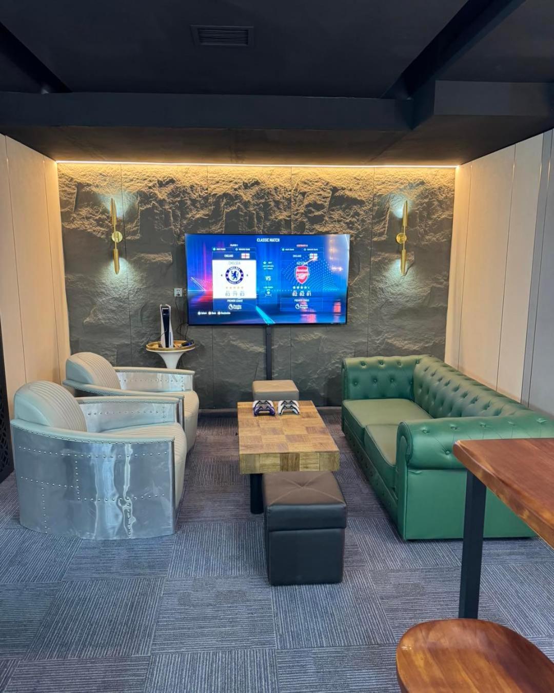 אולן בטור Ub City Hotel מראה חיצוני תמונה